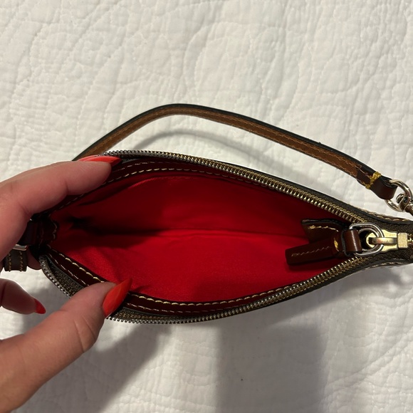 SOLD Dooney & Bourke Large Slim Wristlet - Picture 3 of 4